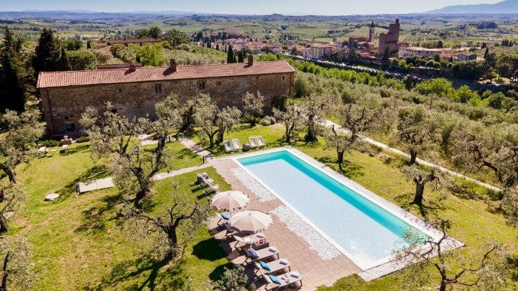 rustic tuscany villa with pool