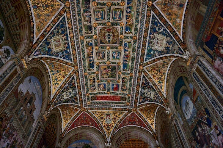 The ceiling of the Biblioteca Piccolomini