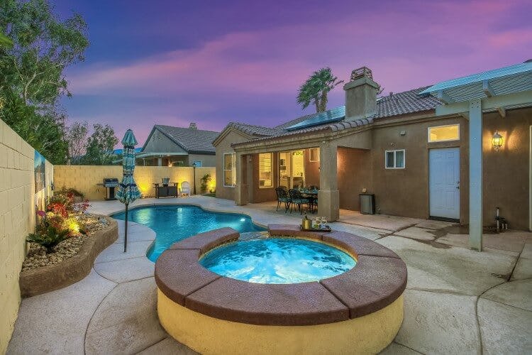 pool and hot tub of vacation rental
