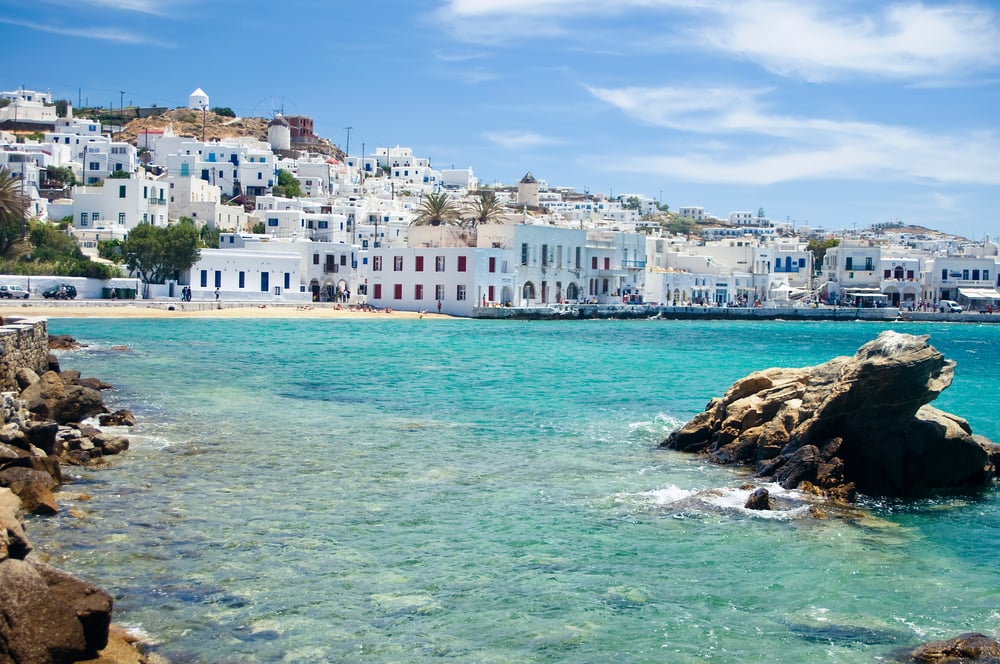 Shopping in Matoyianni Street – Things to do in Mykonos