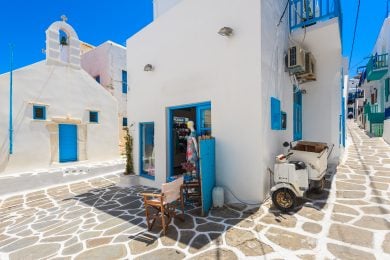 Greece shopping in Matoyianni Street – Things to do in Mykonos