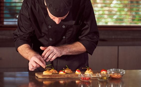 Private chef experience offers an exciting alternative to dining at the resort restaurants of Reunion
