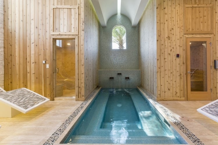 This spa features a sauna and a steam room