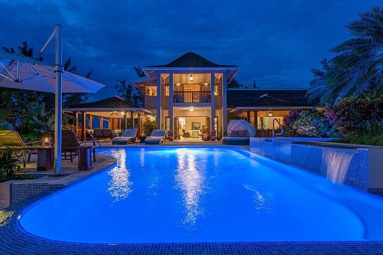 7 bedroom villa with a private chef located in Jamaica 