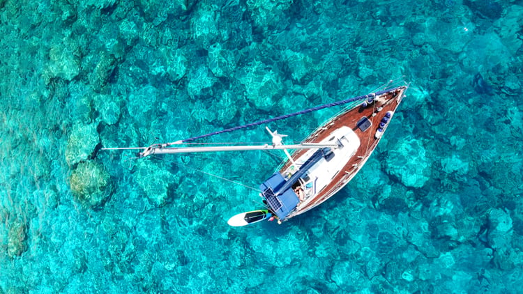 Sailing boat Cayman Islands