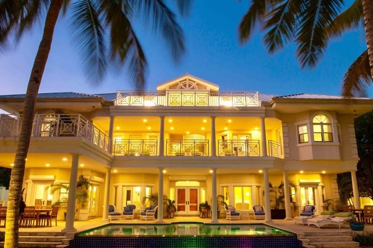 Tatenda family villa Grand Cayman