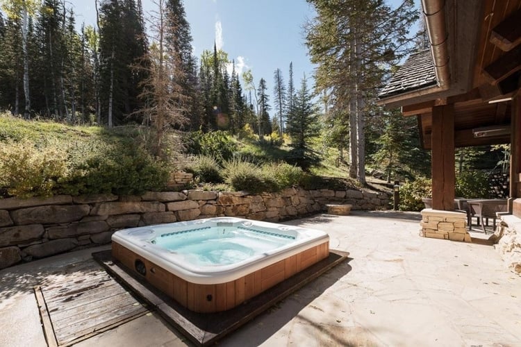 Relax and unwind at one of our Park City cabins with hot tubs 