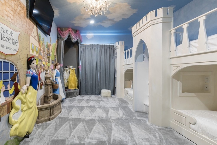 Orlando villas with themed bedrooms 