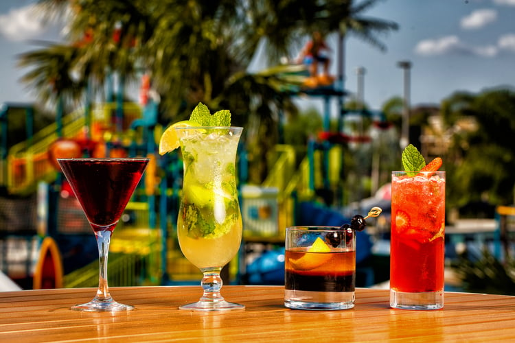 Encore Resort restaurants and bars. Colourful holiday cocktails in Orlando resort