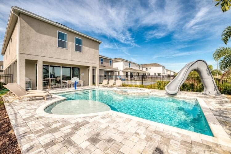 Summer rentals in Orlando with private pools