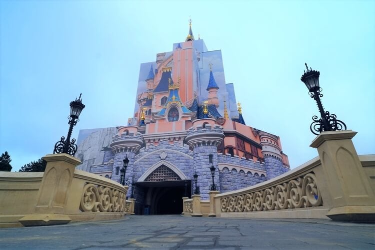 The fairytale castle at Disneyland Paris is currently undergoing refurbishment, in time for the Park's 30th Anniversary in 2022.