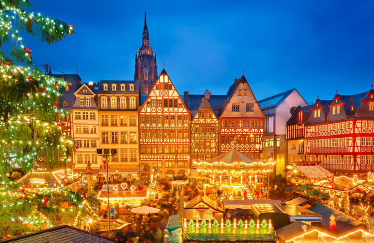 The central market square in Frankfurt with a Christmas market
