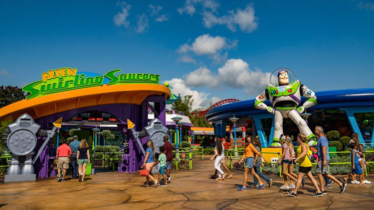 Guide to rides at Disney World - entrance of Swirling Saucers ride