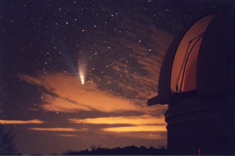 Palomar Observatory with Halle's Comet