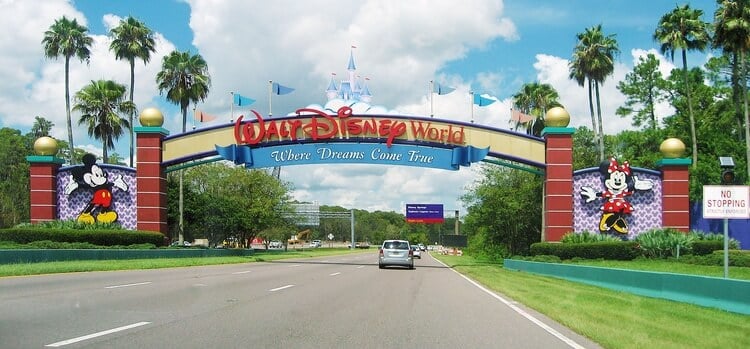 walt disney world entrance sign