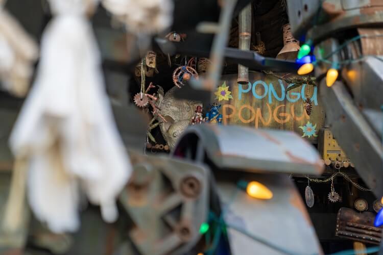 restaurant sign reading pongu pongu
