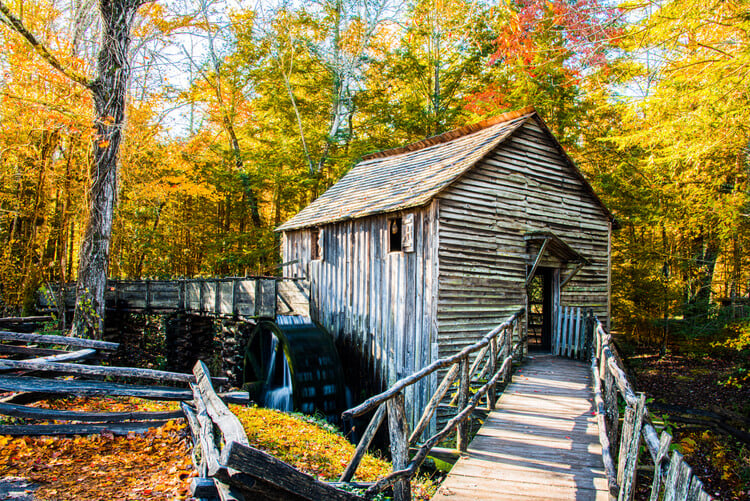 Cades Cove hut