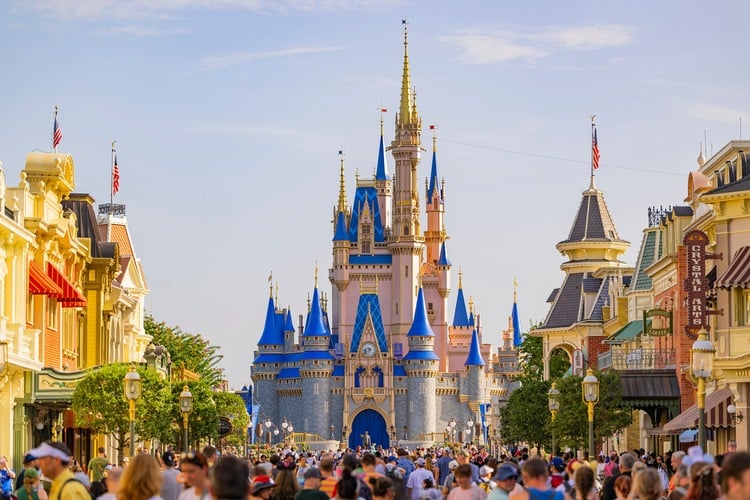 Encore Resort shuttle service to Disney World Orlando. Cinderellas castle on Main Street USA.