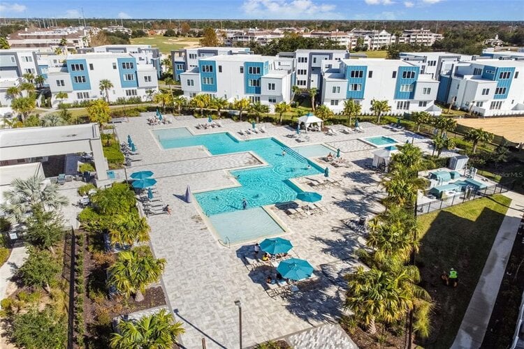 Spectrum Resort condos are nearby the Reunion Resort golf courses in Orlando